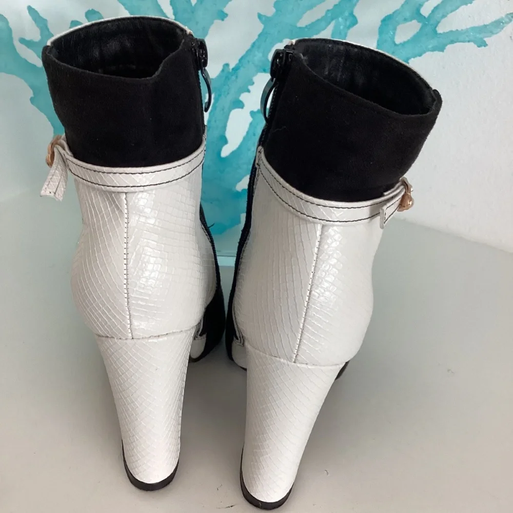 Women's Black and White Ankle Boots Pearl Embellishments Sz 6 Worn 1x